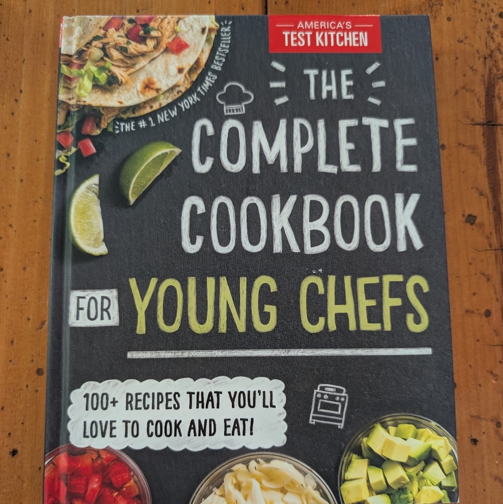 Complete Cookbook for Young Chefs, America' Test Kitchen - Like New!